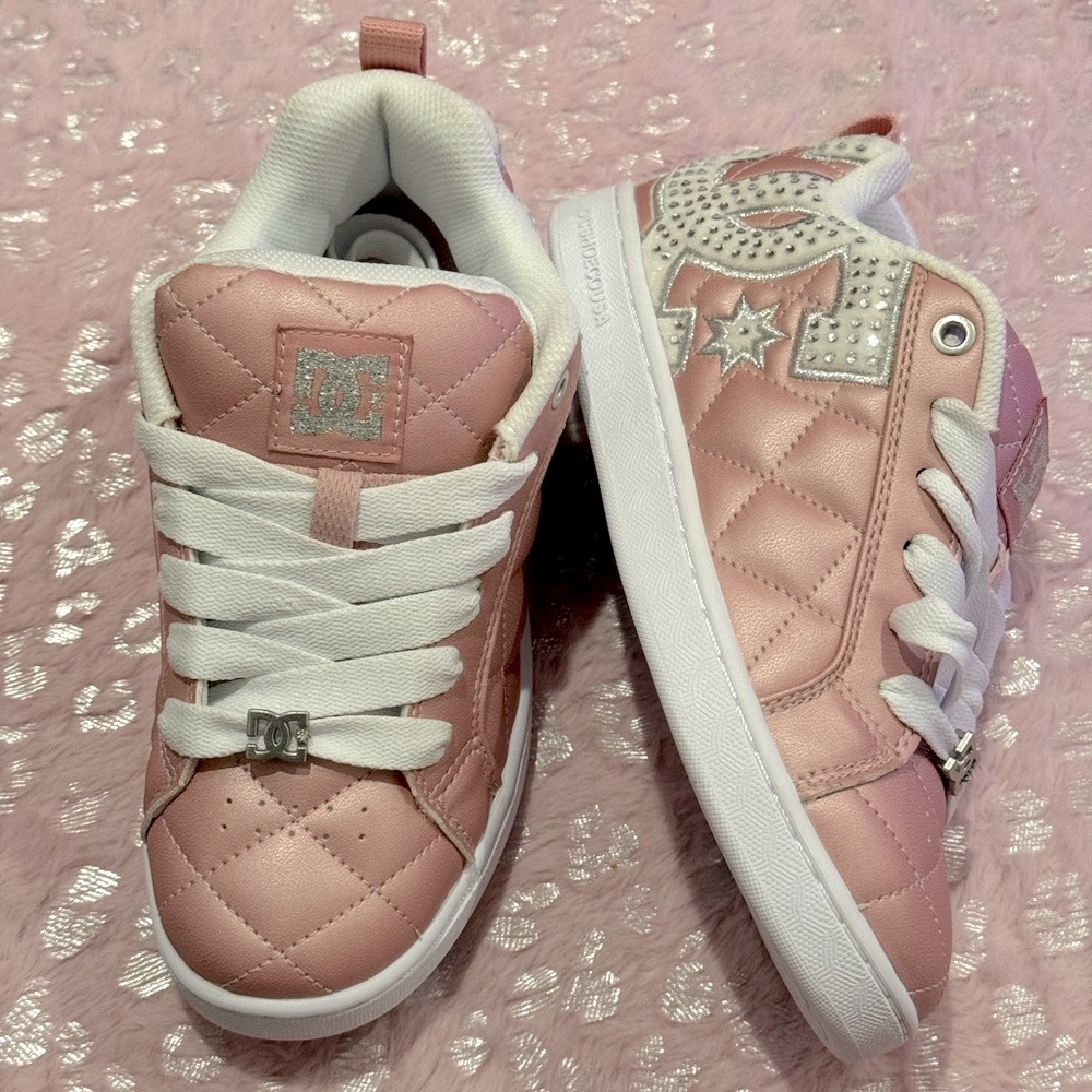 DC Court Graffik SE Pink & Silver Skate Shoes women size  5